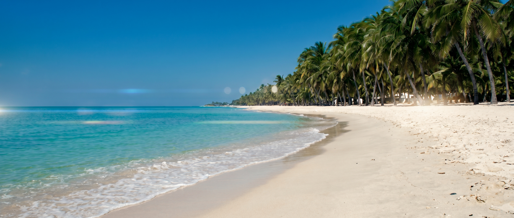 Bang Saen Beach 2.5km promenade — local Thai beach culture