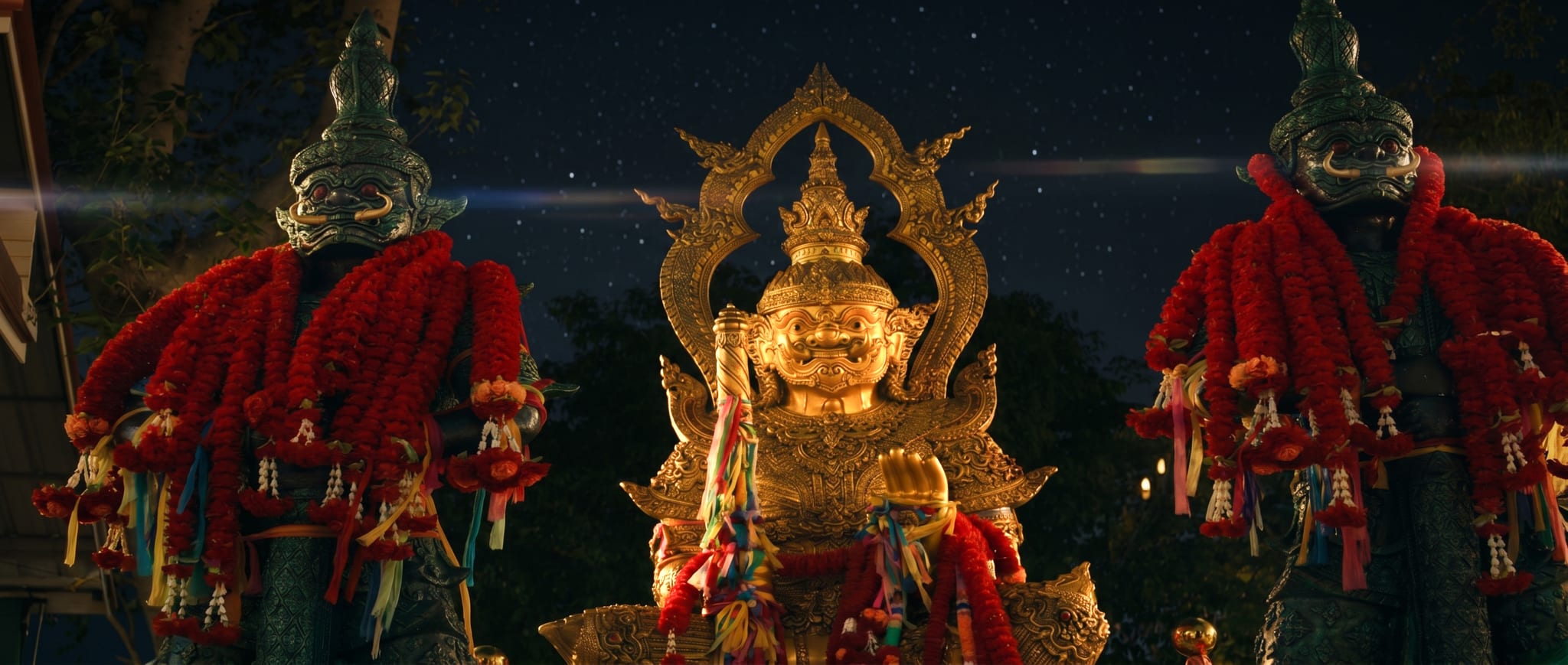 Wat Yansangwararam royal temple — Buddha statue and forest grounds