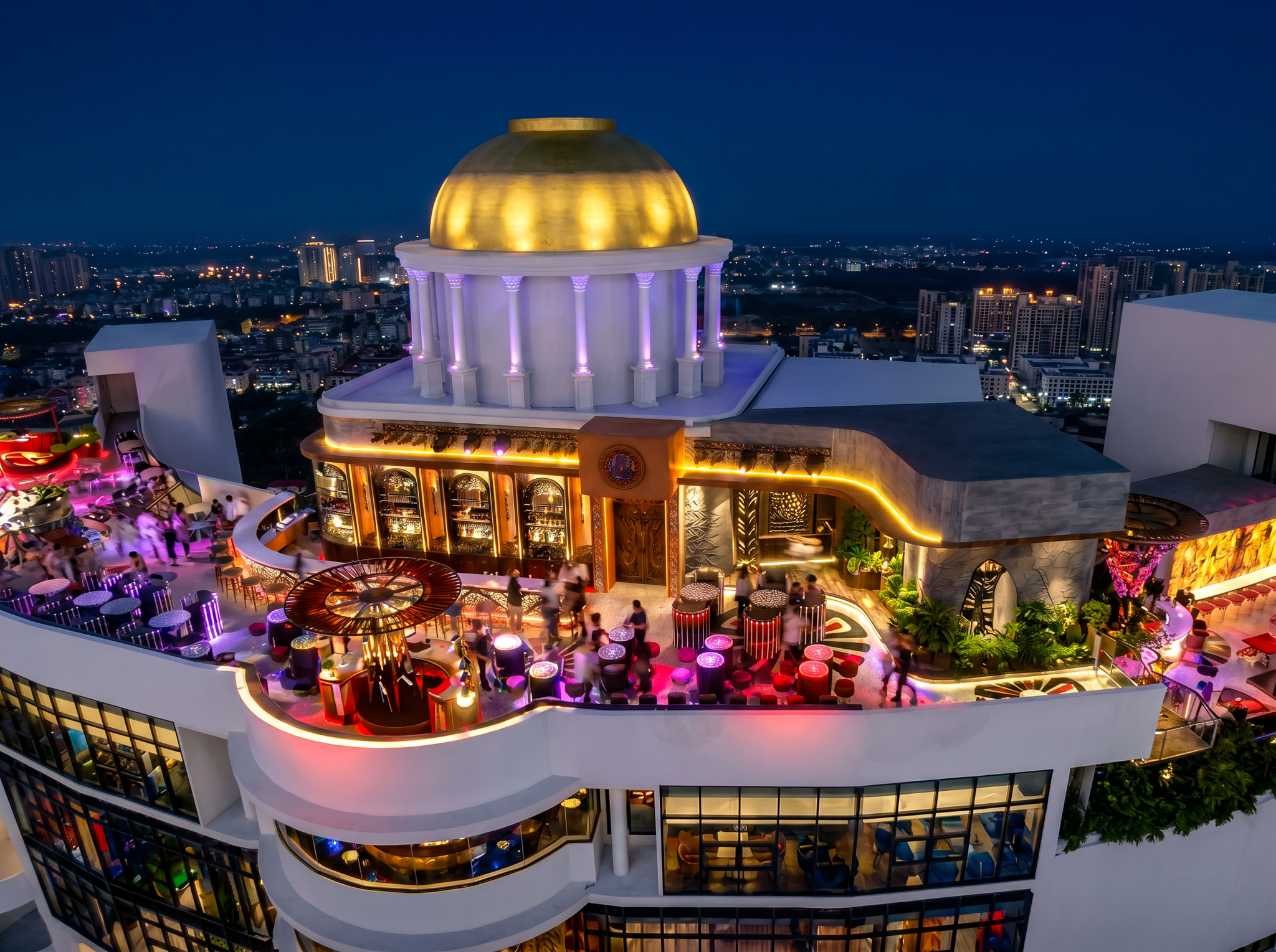 Pratumnak Hill cliffside rooftop bar Gulf of Thailand dusk panorama